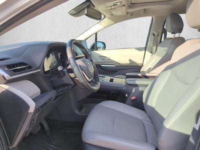 2023 Toyota Sienna XLE FWD 8-Passenger (Natl)