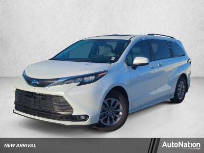 2025 Toyota Sienna XLE FWD 7-Passenger (Natl)
