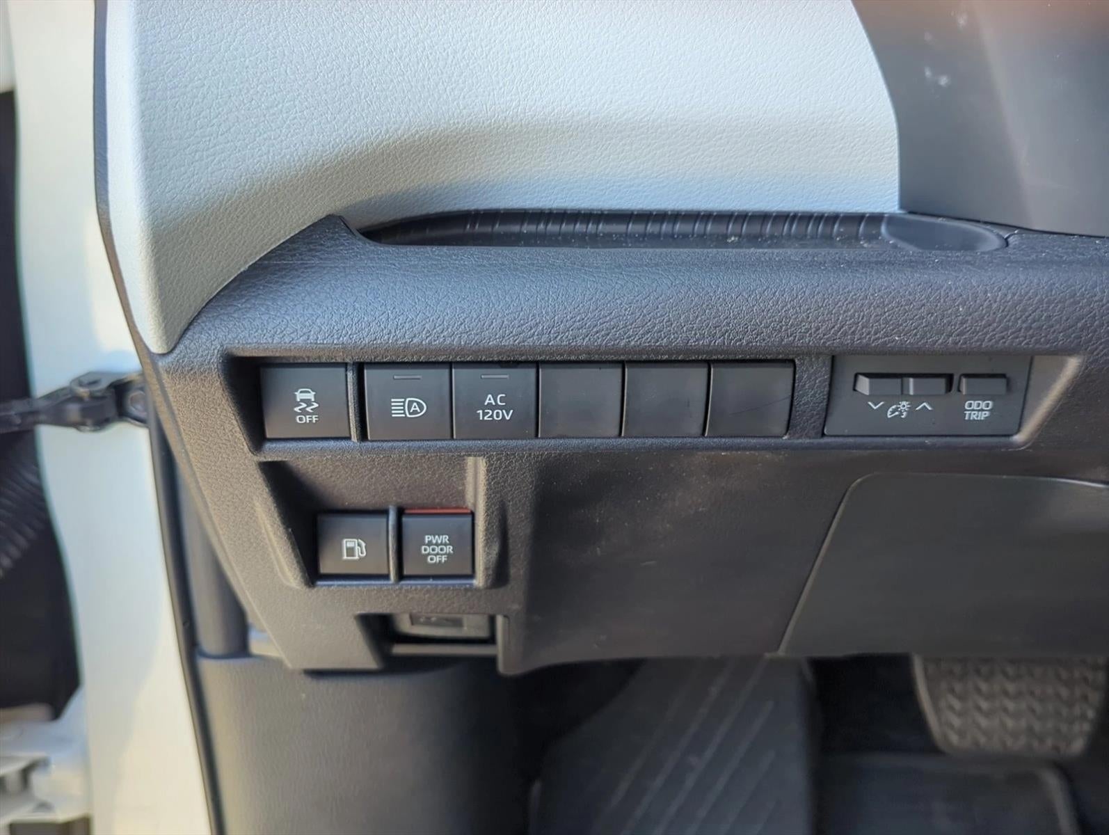 2025 Toyota Sienna XLE FWD 7-Passenger (Natl)