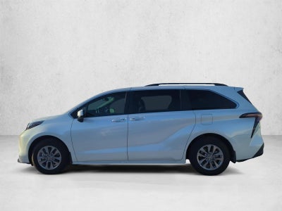 2025 Toyota Sienna XLE FWD 7-Passenger (Natl)