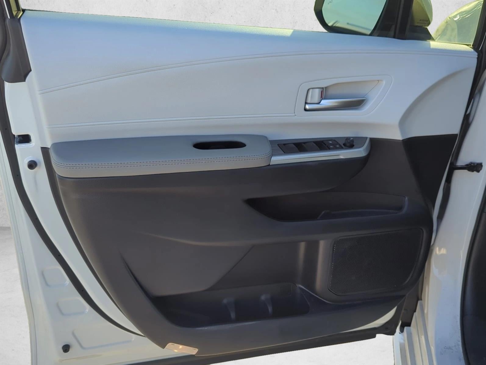 2025 Toyota Sienna XLE FWD 7-Passenger (Natl)