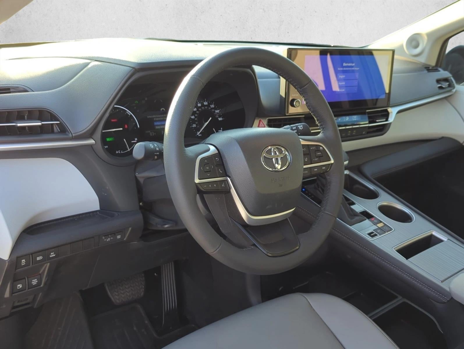 2025 Toyota Sienna XLE FWD 7-Passenger (Natl)
