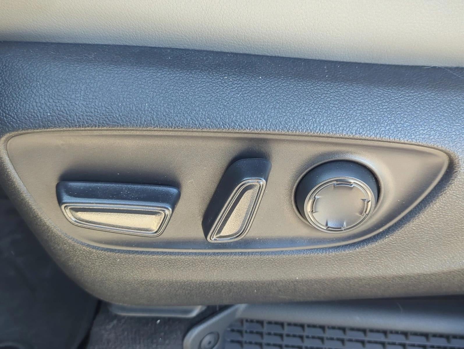 2025 Toyota Sienna XLE FWD 7-Passenger (Natl)