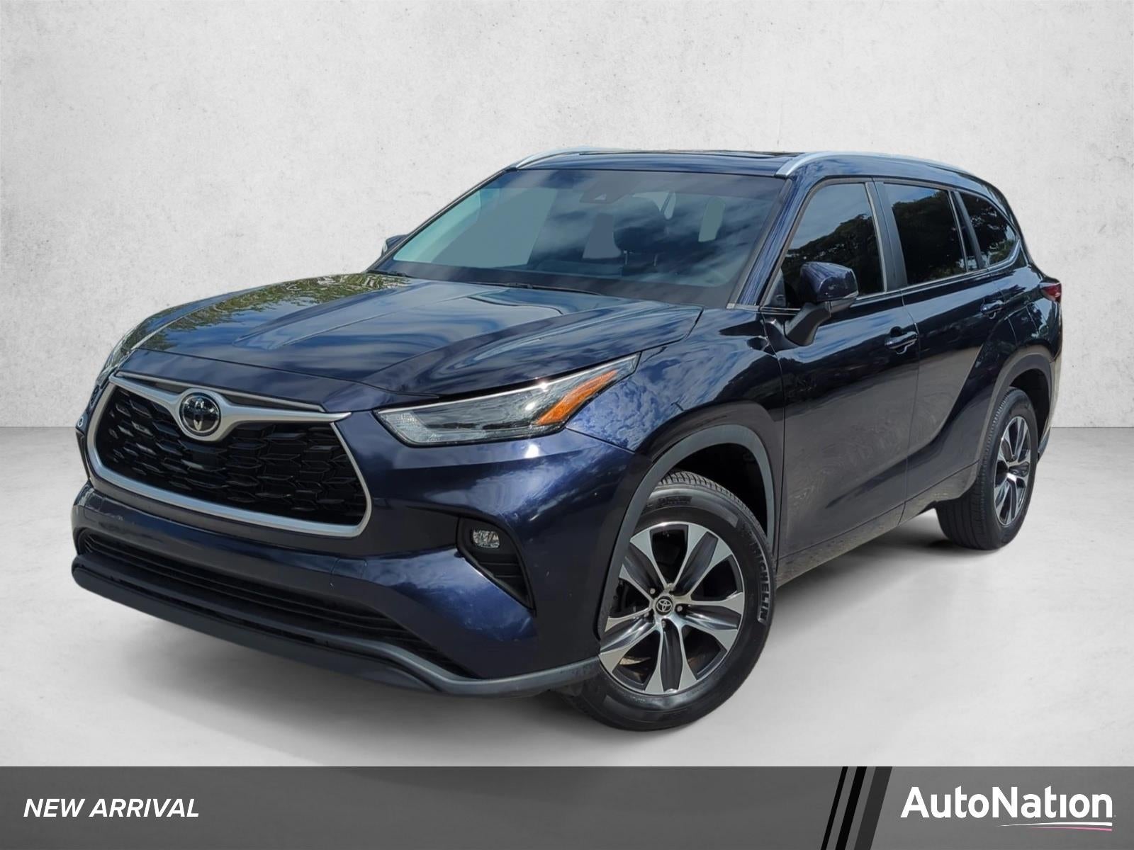 2023 Toyota Highlander XLE FWD (Natl)