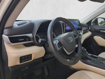 2023 Toyota Highlander XLE FWD (Natl)