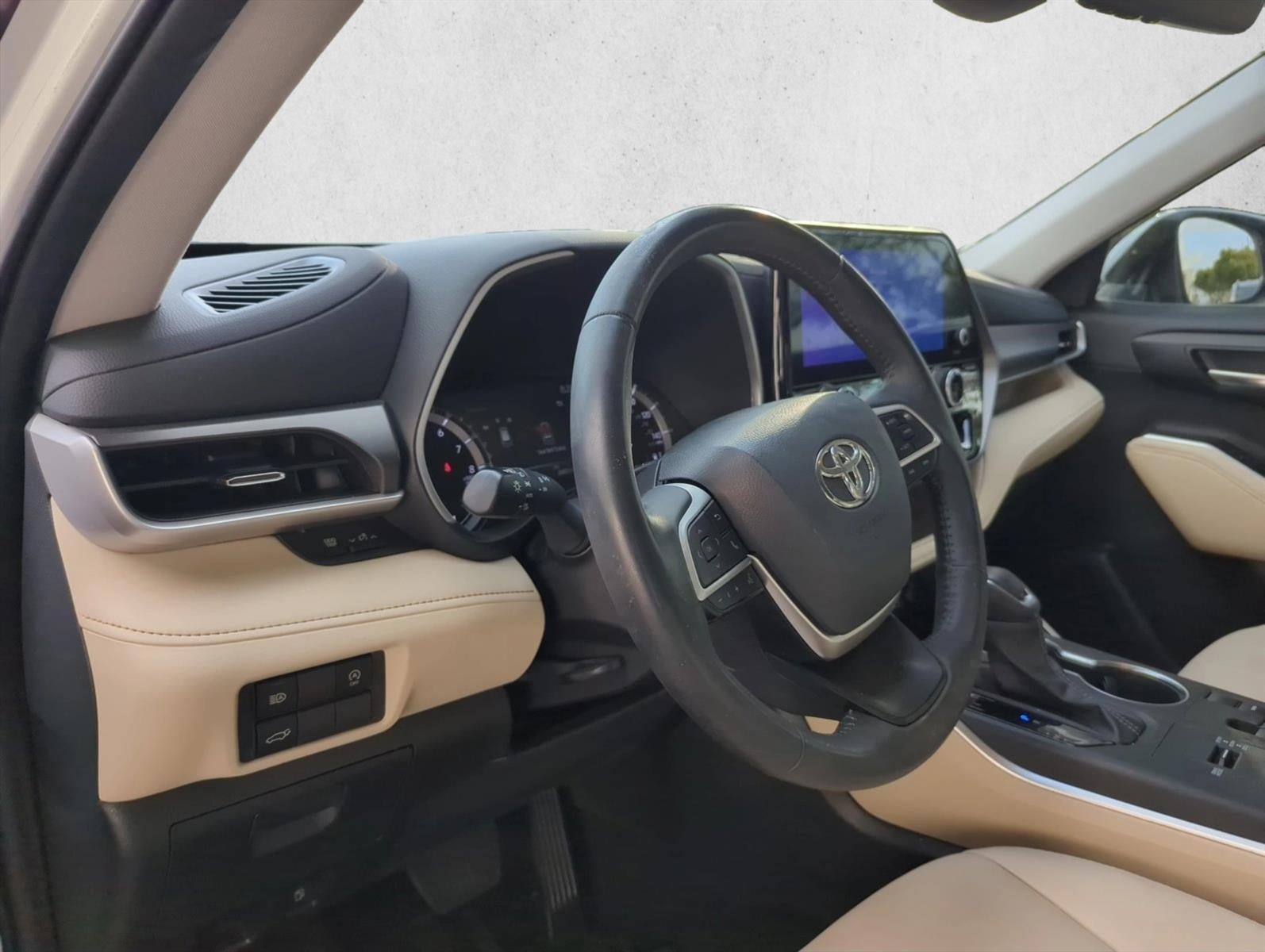 2023 Toyota Highlander XLE FWD (Natl)