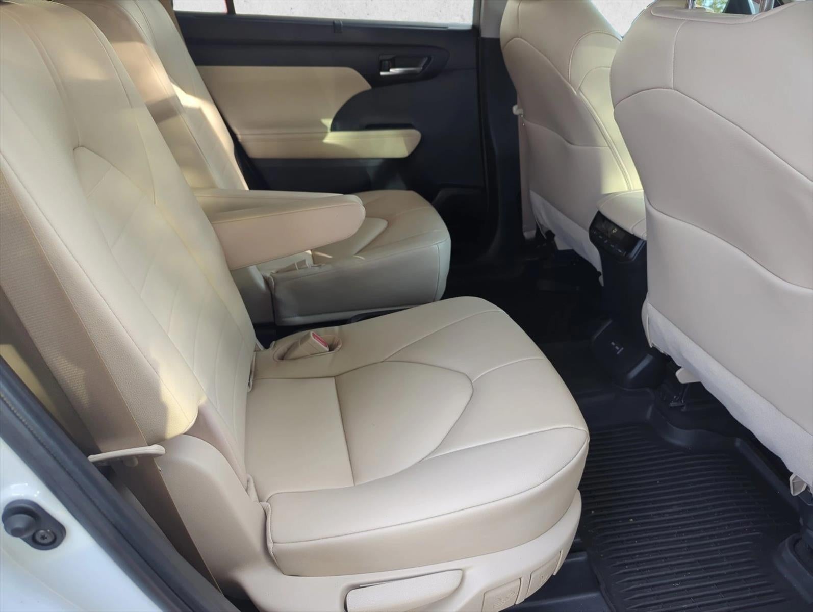 2023 Toyota Highlander XLE FWD (Natl)