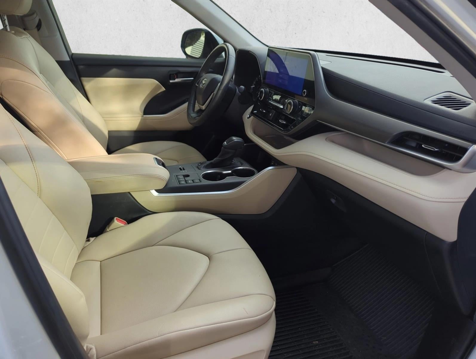 2023 Toyota Highlander XLE FWD (Natl)