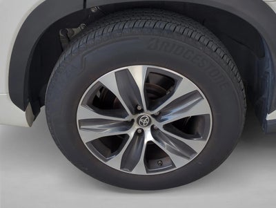 2023 Toyota Highlander XLE FWD (Natl)
