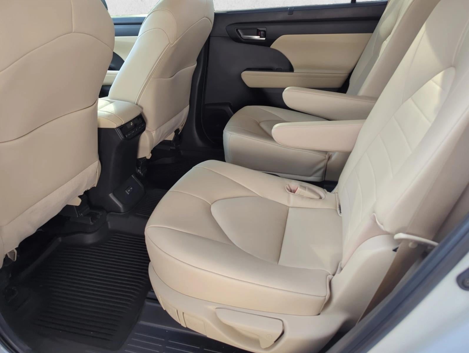 2023 Toyota Highlander XLE FWD (Natl)