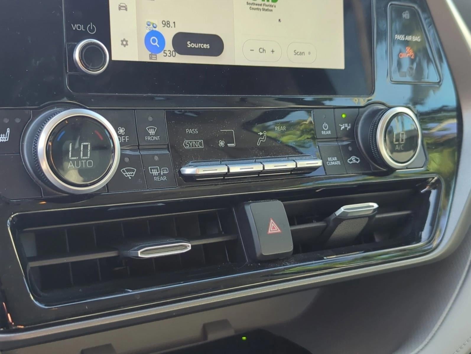 2023 Toyota Highlander XLE FWD (Natl)