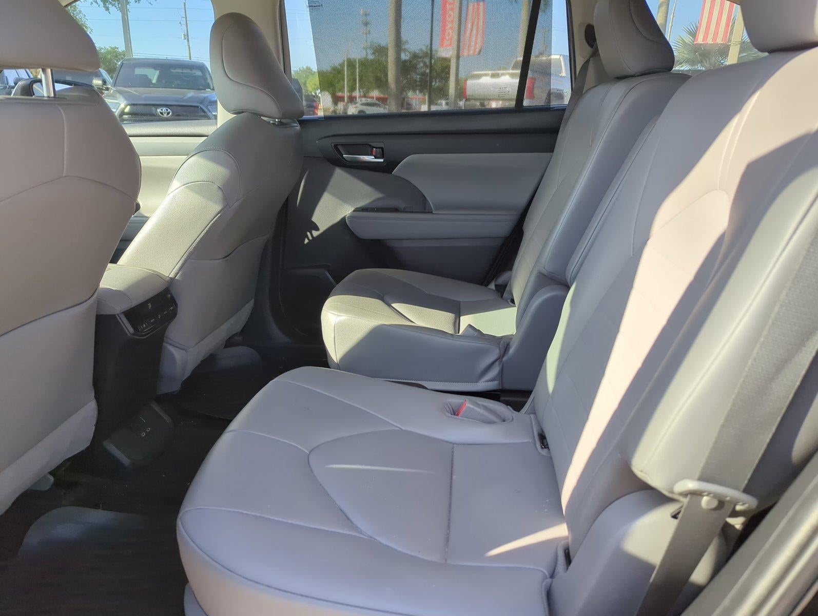 2023 Toyota Highlander XLE FWD (Natl)