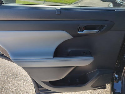 2023 Toyota Highlander XLE FWD (Natl)