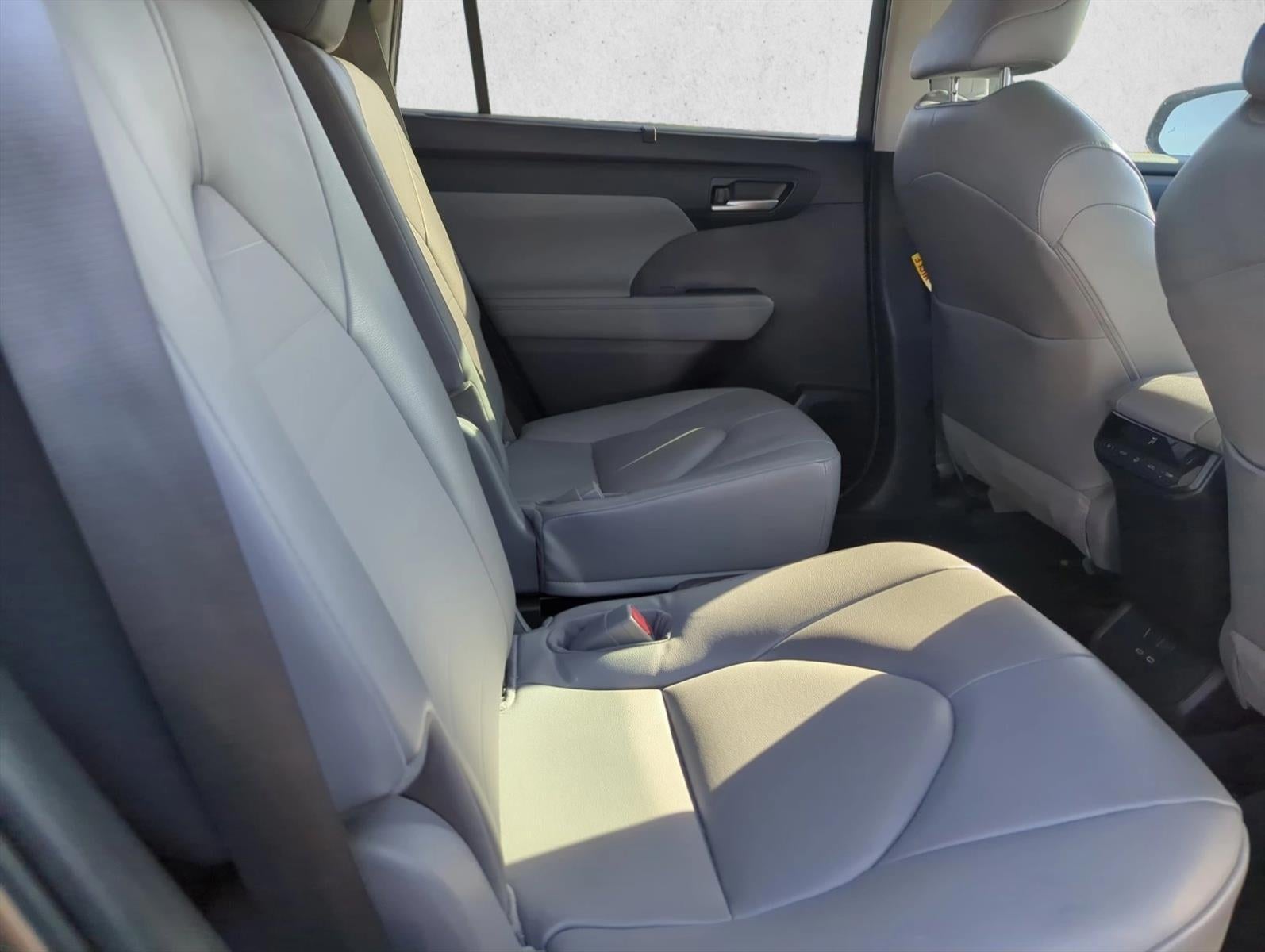 2023 Toyota Highlander XLE FWD (Natl)