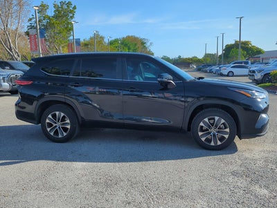 2023 Toyota Highlander XLE FWD (Natl)