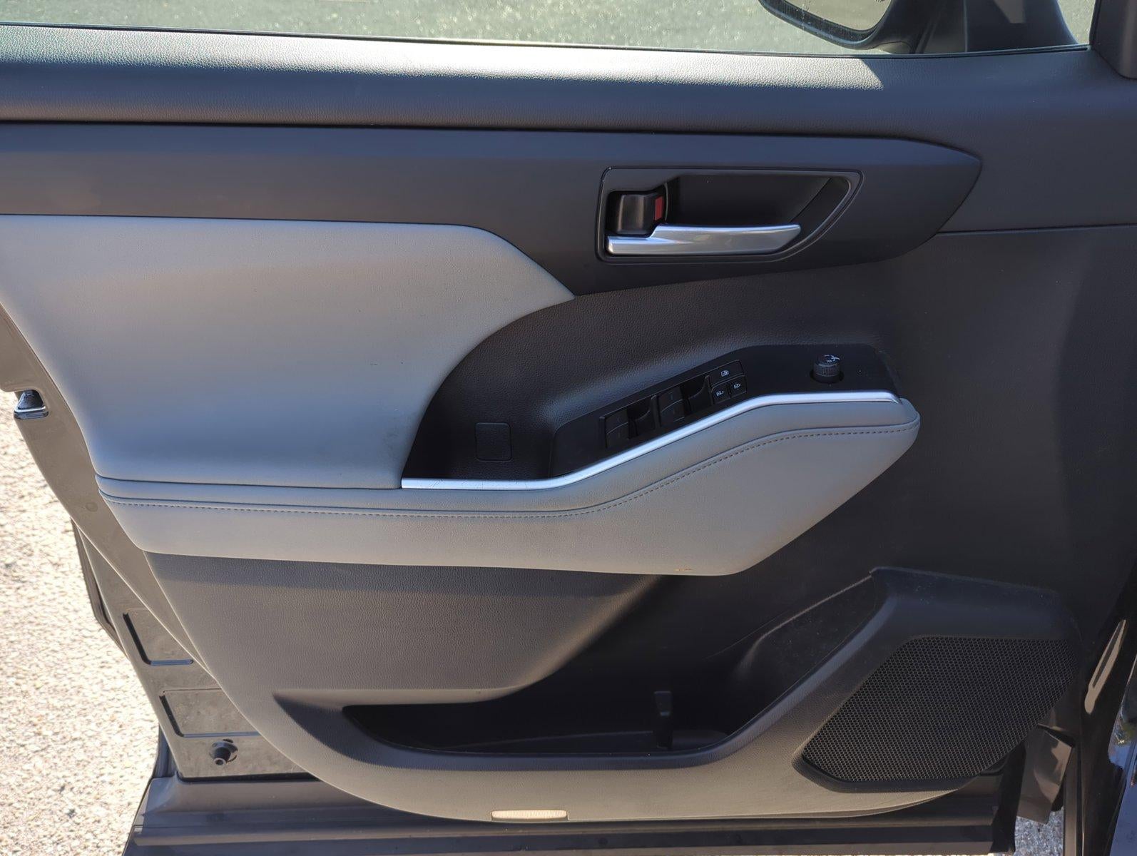 2023 Toyota Highlander XLE FWD (Natl)