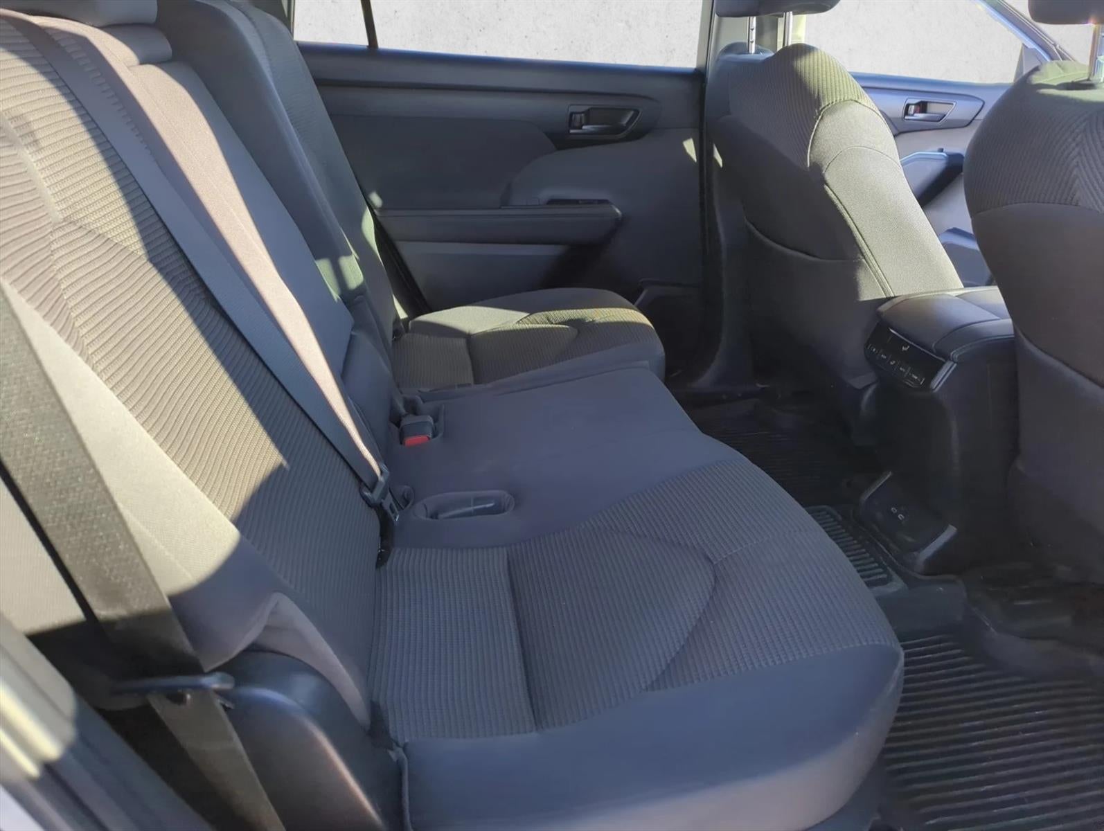 2023 Toyota Highlander LE FWD (GS)