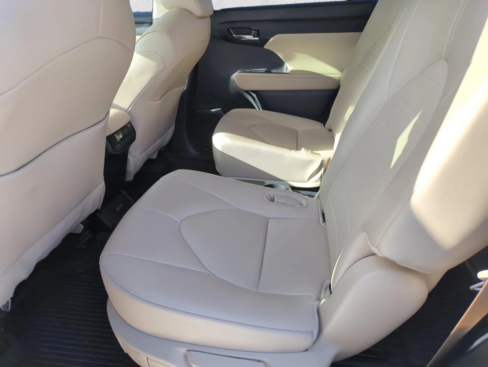 2024 Toyota Highlander XLE FWD (Natl)