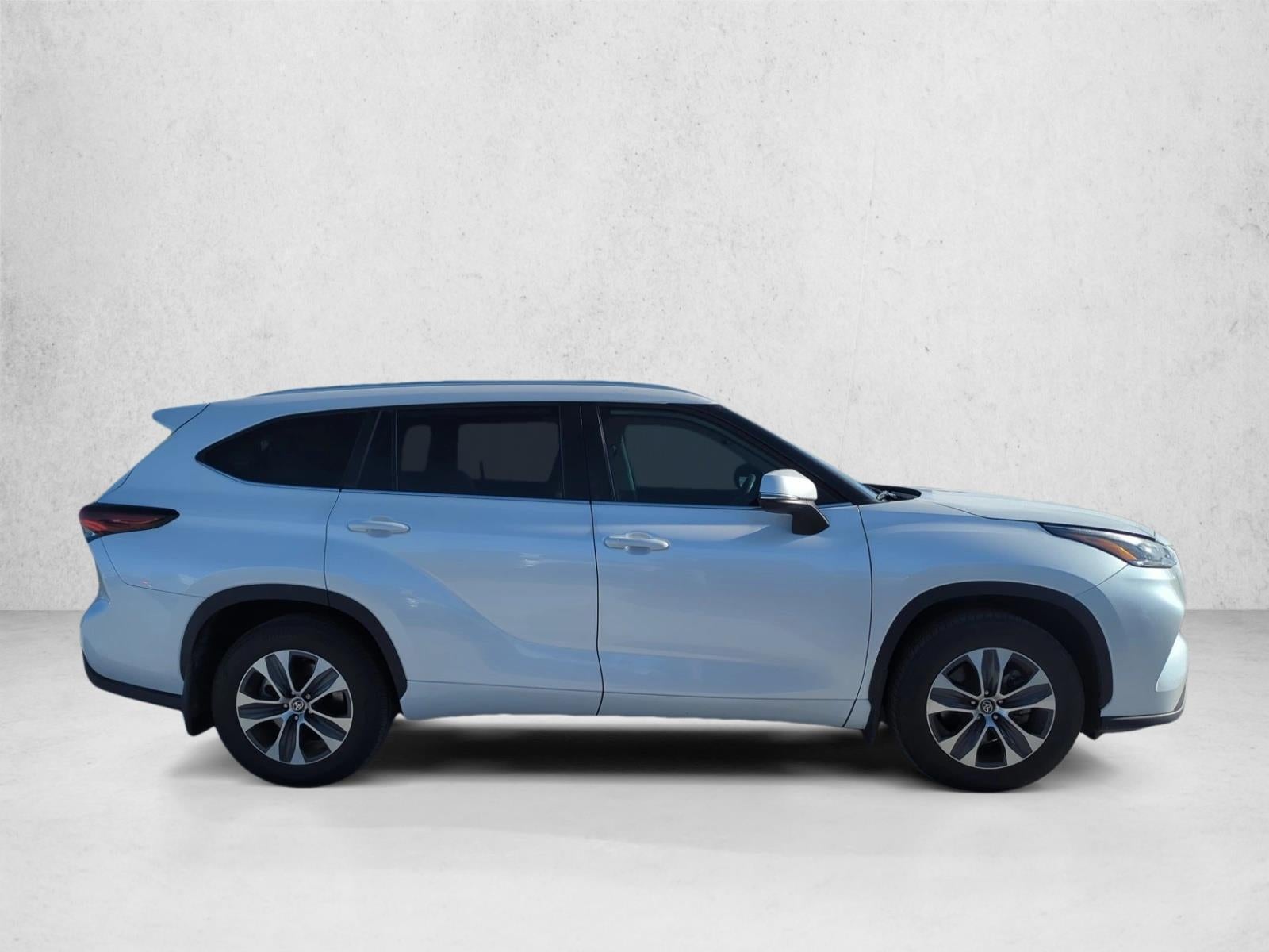 2024 Toyota Highlander XLE FWD (Natl)