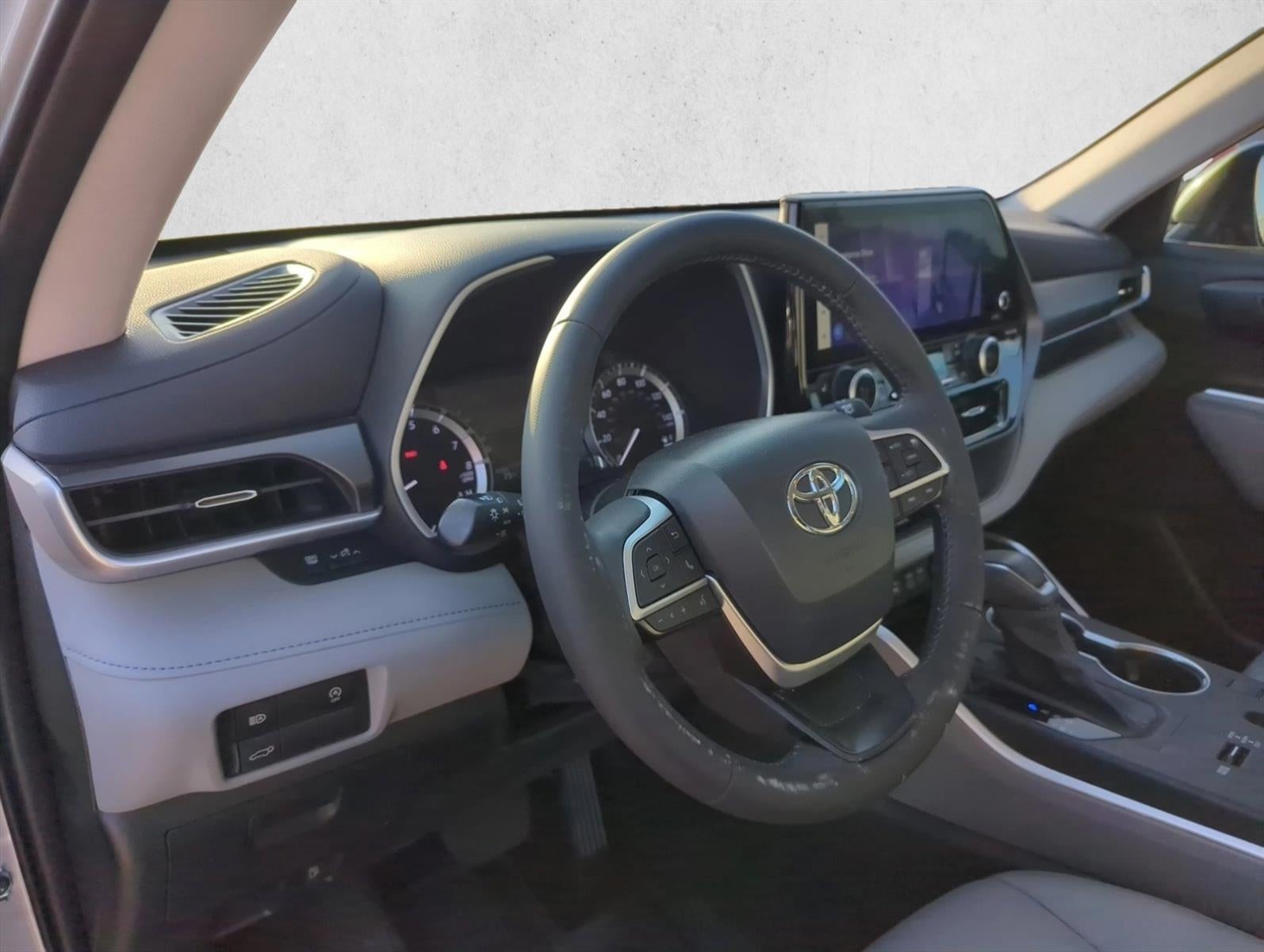 2023 Toyota Highlander XLE FWD (Natl)