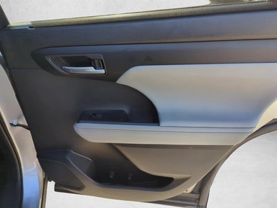 2023 Toyota Highlander XLE FWD (Natl)