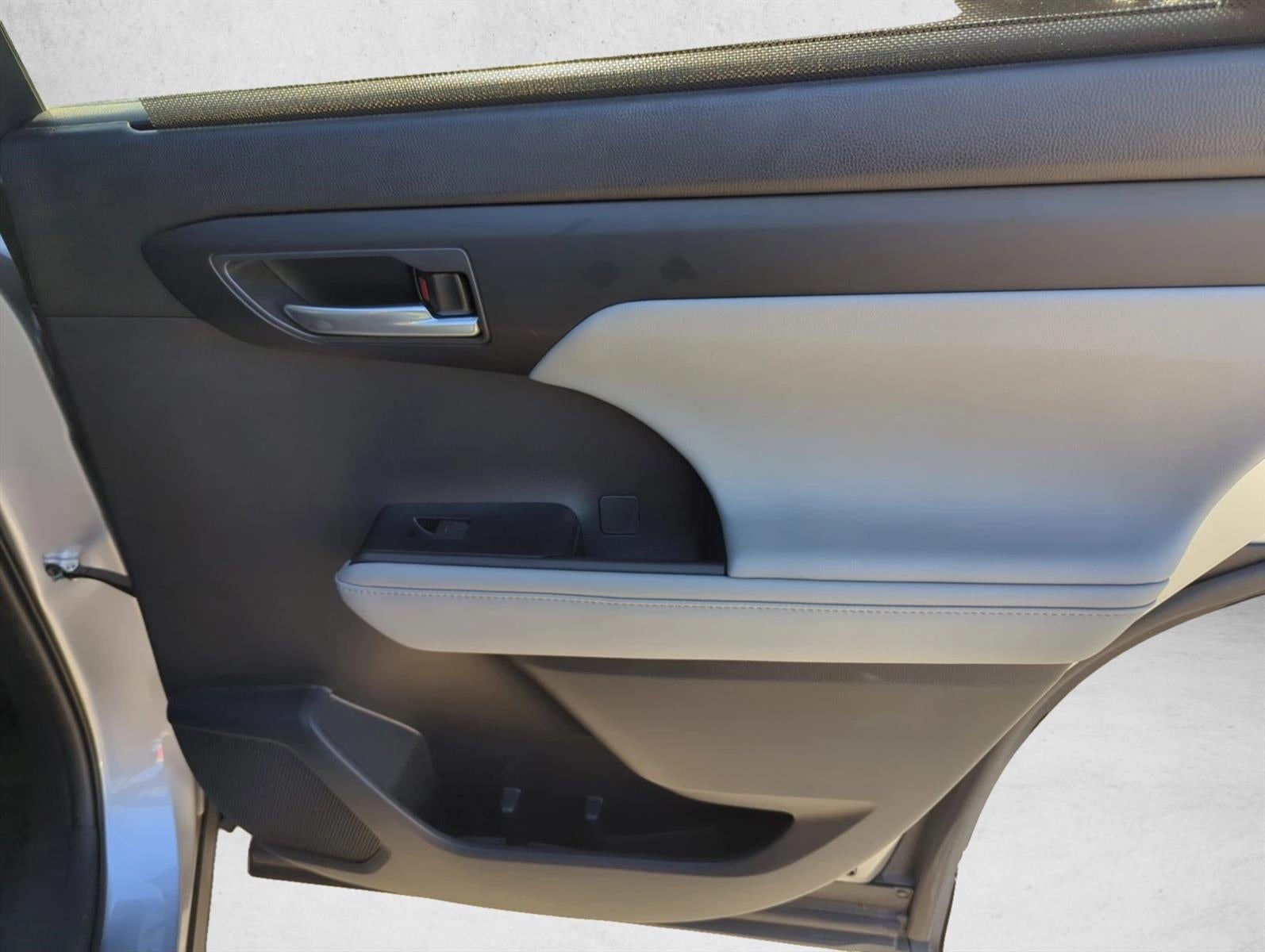 2023 Toyota Highlander XLE FWD (Natl)