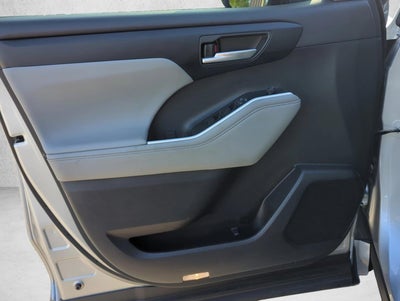 2023 Toyota Highlander XLE FWD (Natl)