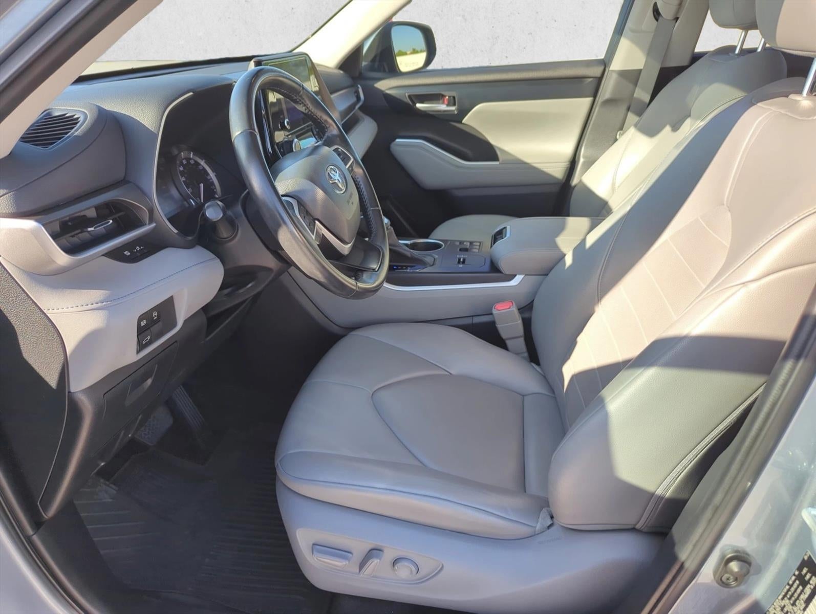 2023 Toyota Highlander XLE FWD (Natl)