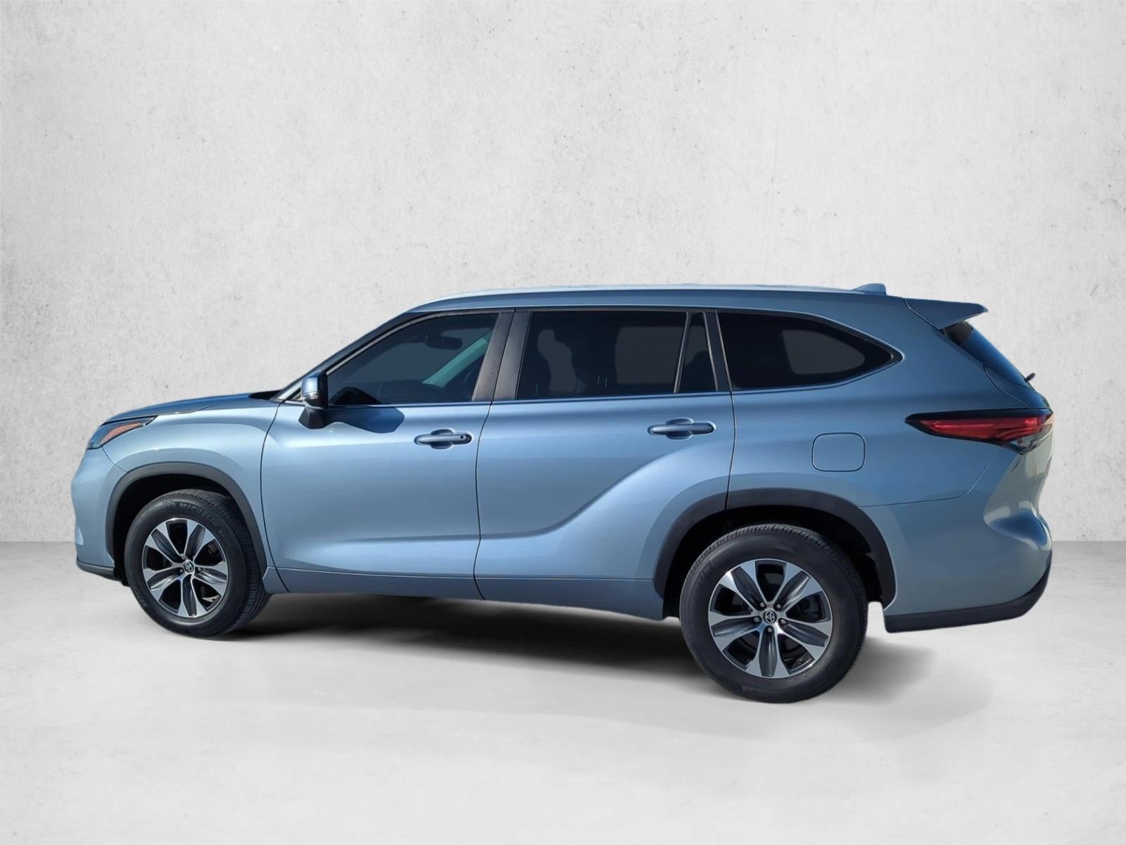 2023 Toyota Highlander XLE FWD (Natl)