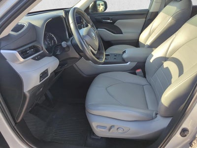 2023 Toyota Highlander XLE FWD (Natl)