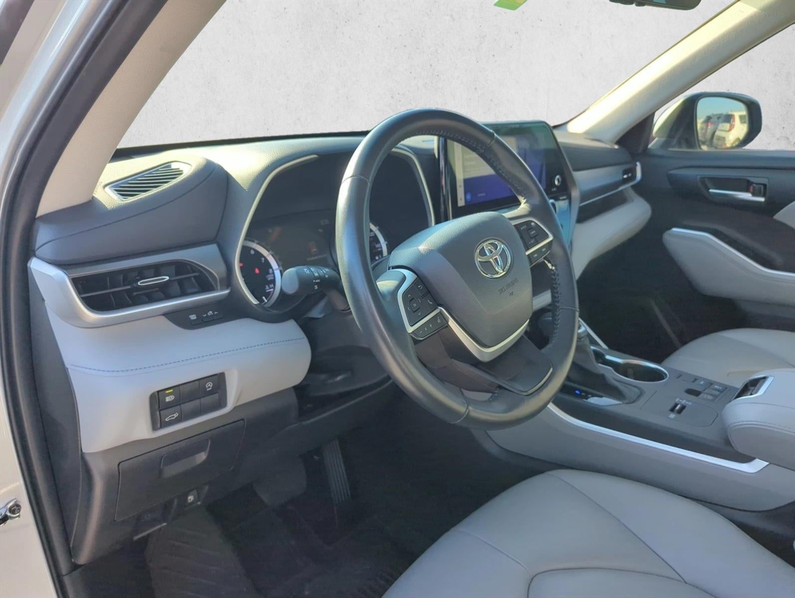 2023 Toyota Highlander XLE FWD (Natl)