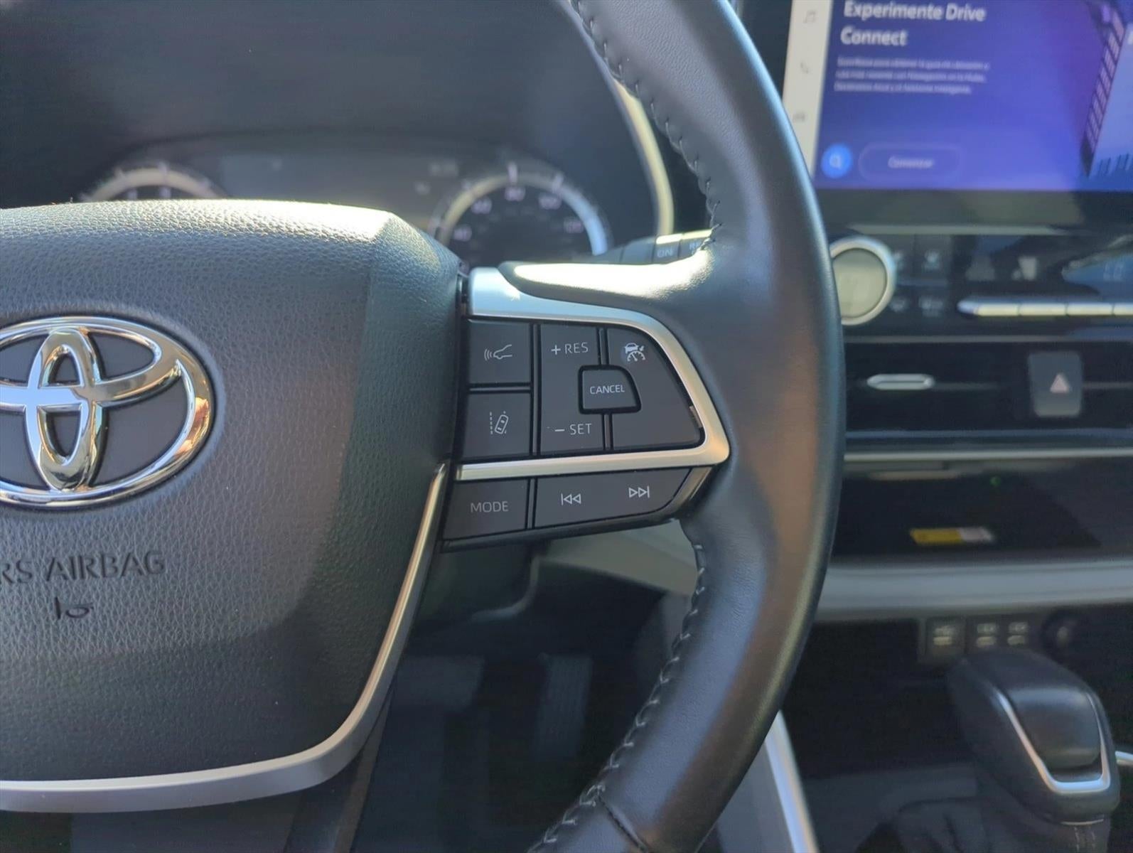 2023 Toyota Highlander XLE FWD (Natl)