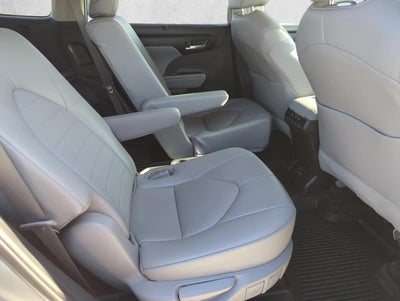 2023 Toyota Highlander XLE FWD (Natl)