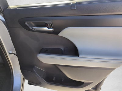 2023 Toyota Highlander XLE FWD (Natl)