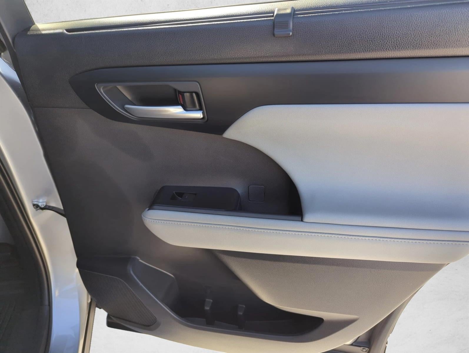 2023 Toyota Highlander XLE FWD (Natl)