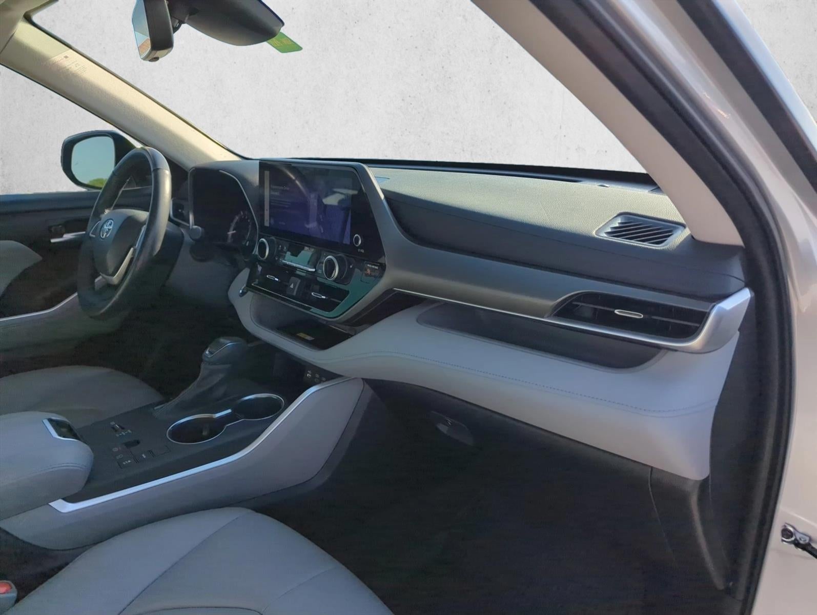 2023 Toyota Highlander XLE FWD (Natl)