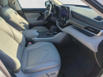 2023 Toyota Highlander XLE FWD (Natl)