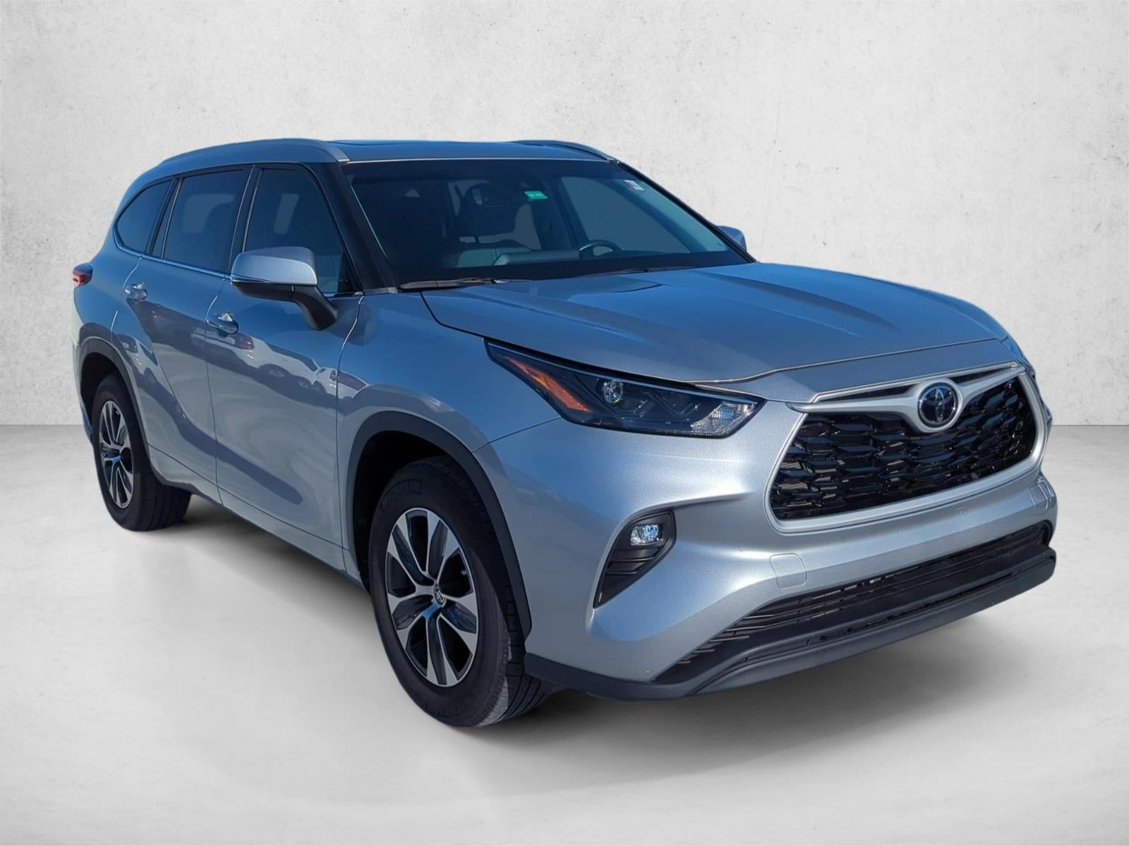 2023 Toyota Highlander XLE FWD (Natl)