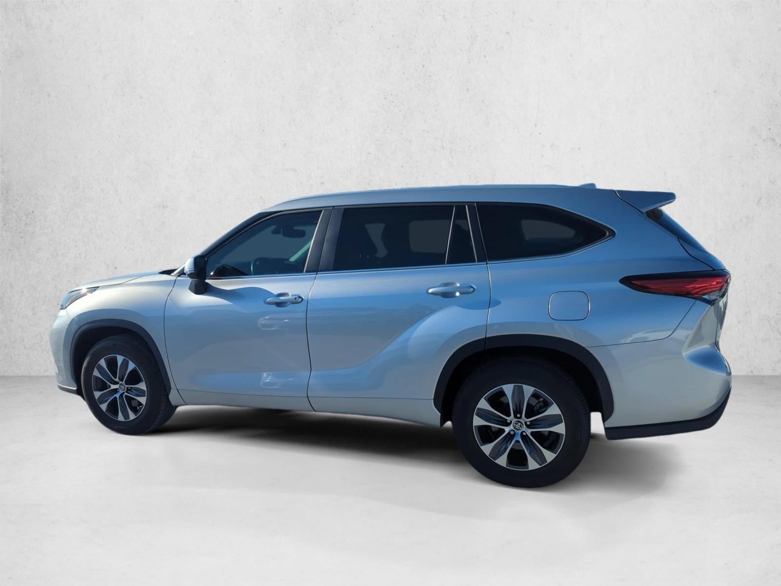 2023 Toyota Highlander XLE FWD (Natl)