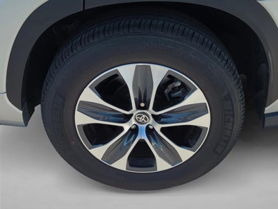 2023 Toyota Highlander XLE FWD (Natl)