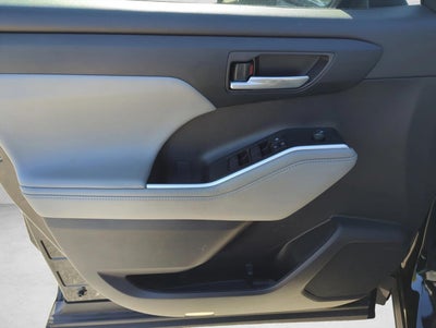 2023 Toyota Highlander XLE FWD (Natl)
