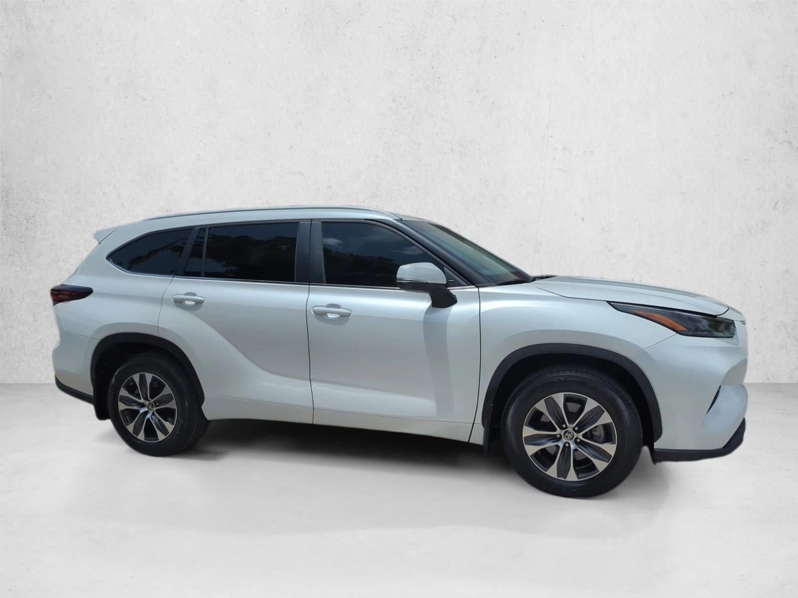 2024 Toyota Highlander XLE FWD (Natl)