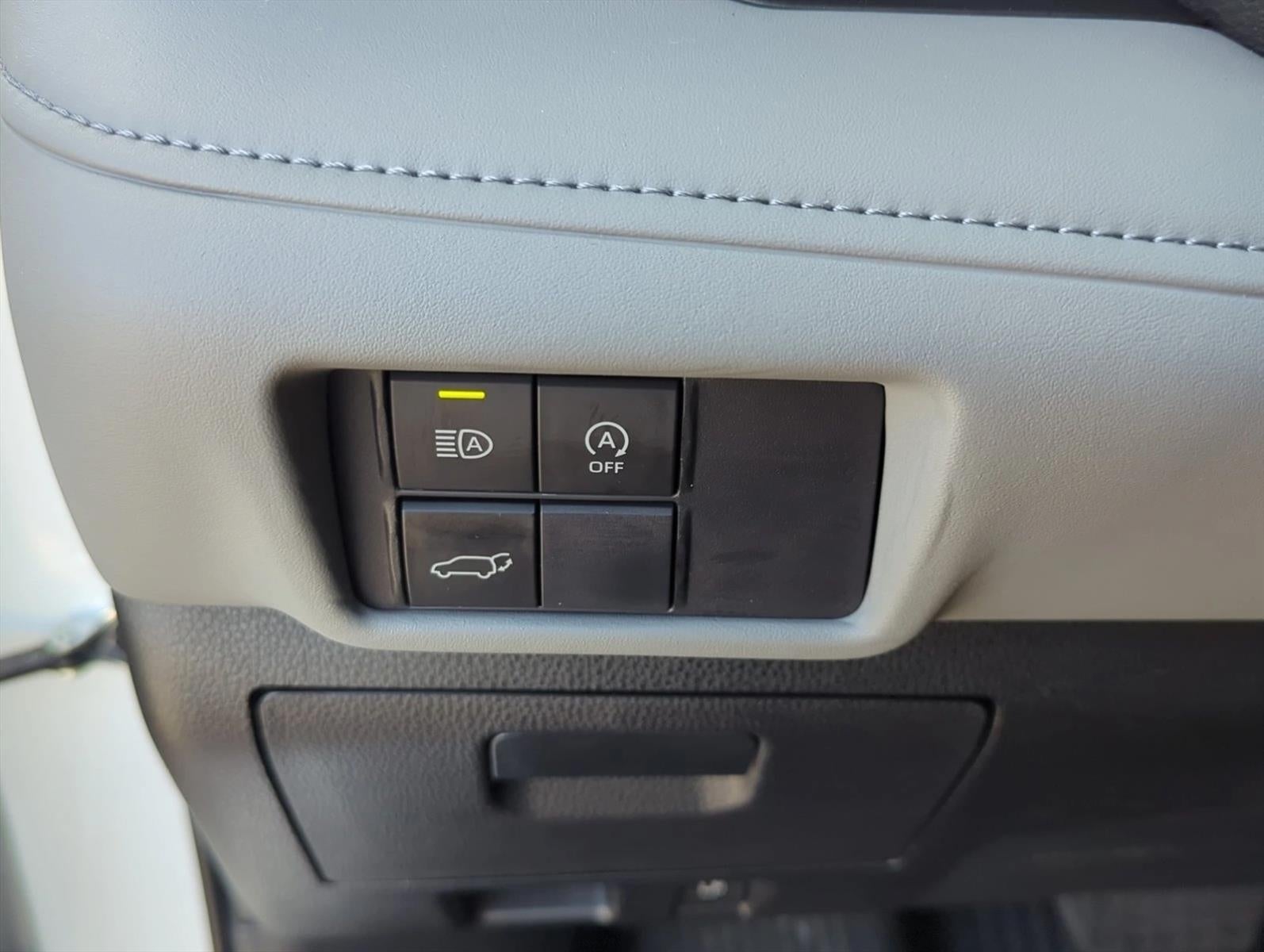 2025 Toyota Highlander LE FWD (GS)