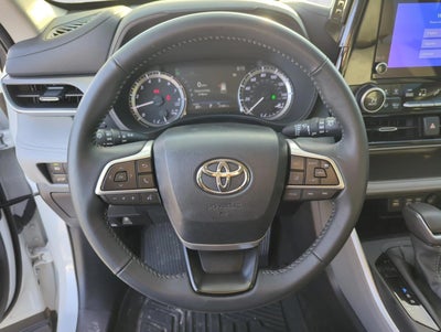 2025 Toyota Highlander LE FWD (GS)