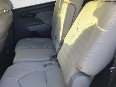 2025 Toyota Highlander LE FWD (GS)