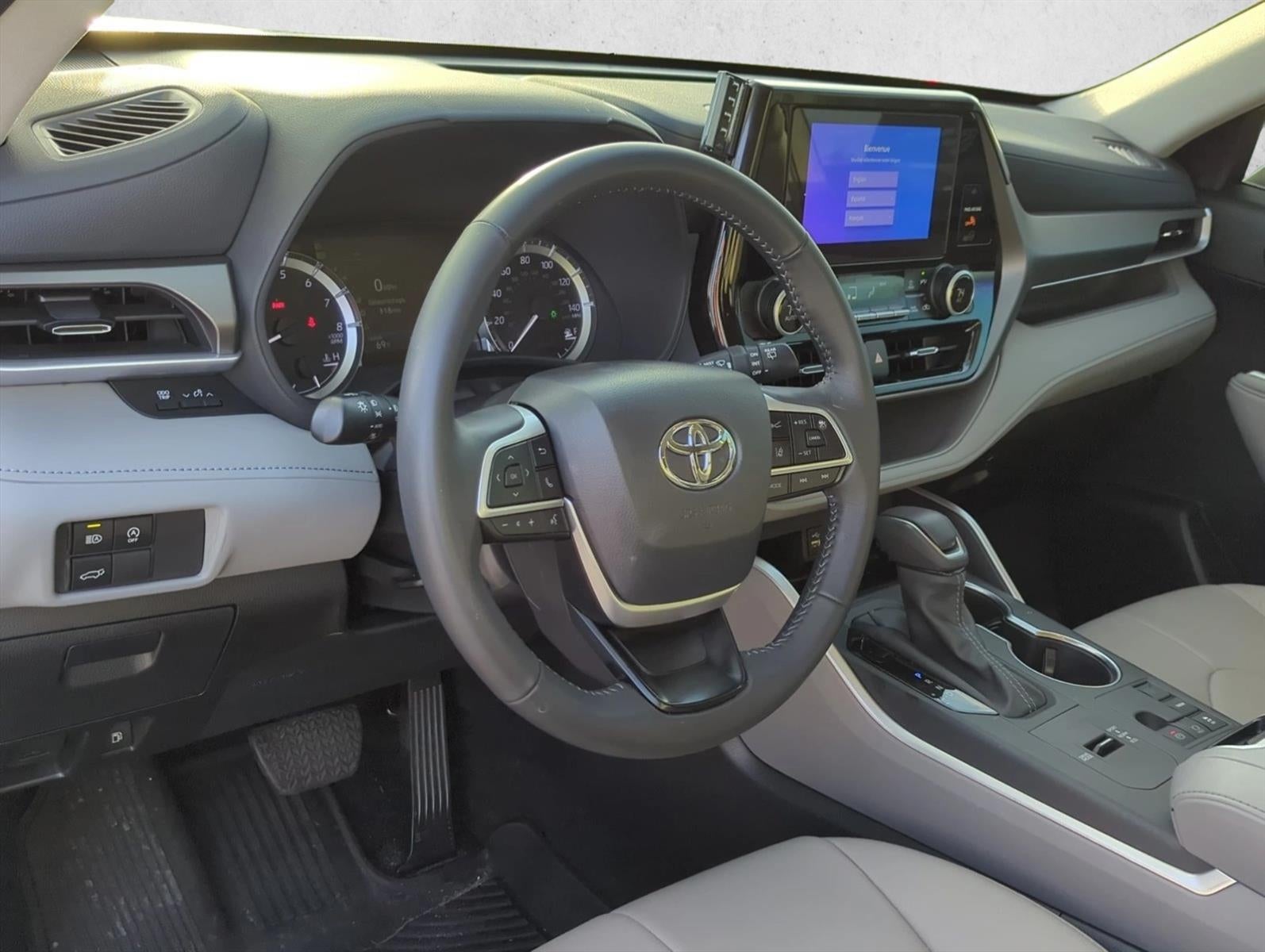 2025 Toyota Highlander LE FWD (GS)