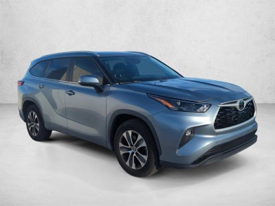 2023 Toyota Highlander XLE FWD (Natl)