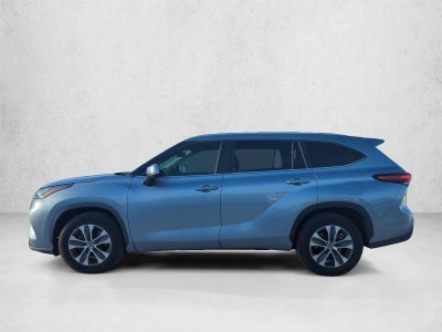 2023 Toyota Highlander XLE FWD (Natl)