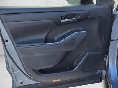 2023 Toyota Highlander XLE FWD (Natl)