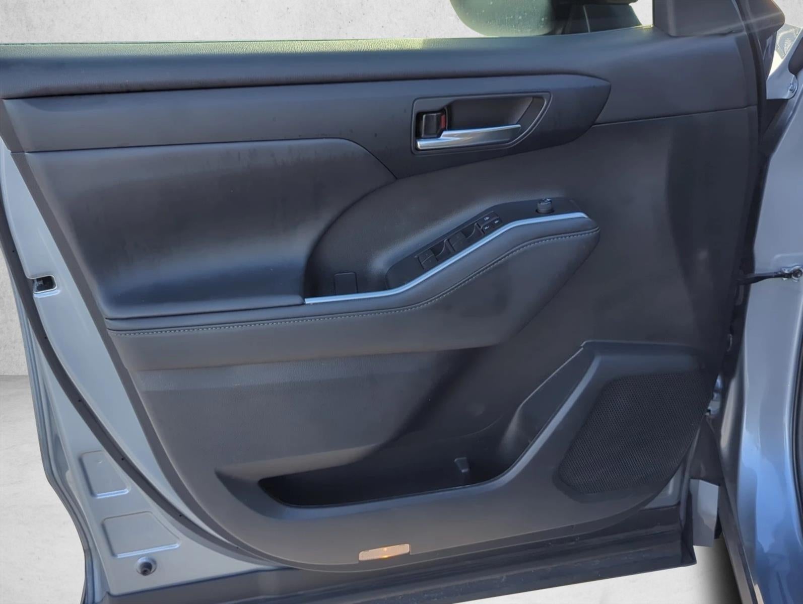 2023 Toyota Highlander XLE FWD (Natl)